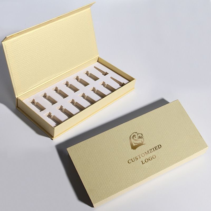 Rechthoekige luxe rigide magnetische cadeaubon voor parfumverpakking huidverzorging set essentiële olie