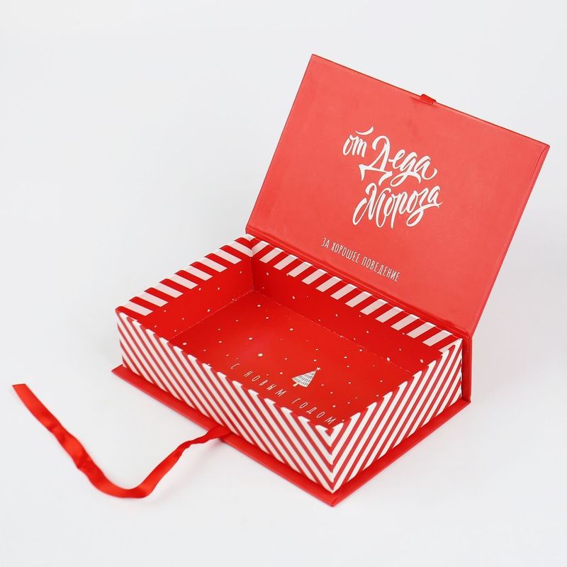 Op maat gemaakte magnetische sluiting rigide dozen Cmyk kleurenprinten Cosmetische cadeaubon verpakking