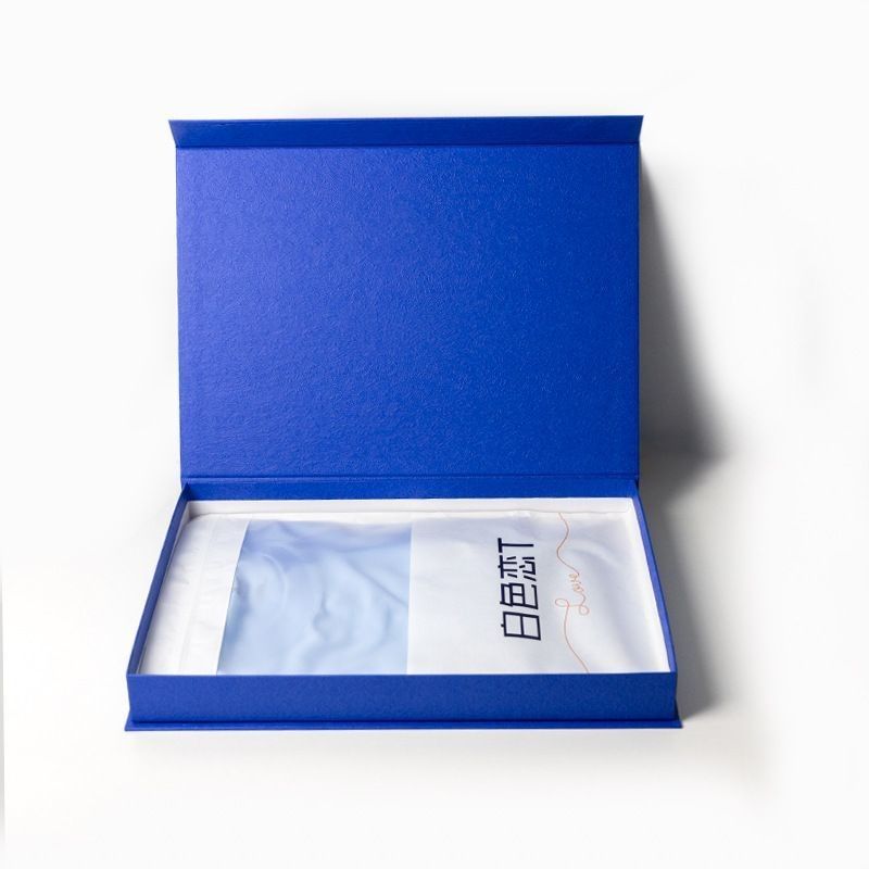 Gepersonaliseerde Magnet Rigid Cardboard Hardcover Gift Box Voor Horloge T-Shirt Candy Juwelen