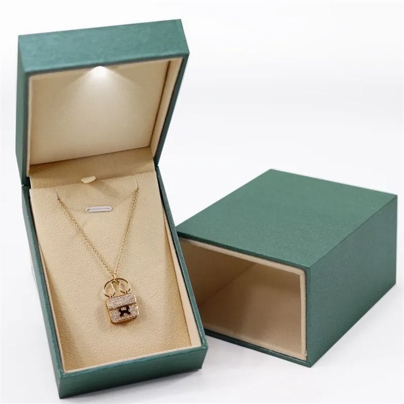 Ring/ketting/oorbellen doos Bulk Leading Time 15-20 dagen 100% recyclebaar papier verpakking laken doos met LED-licht