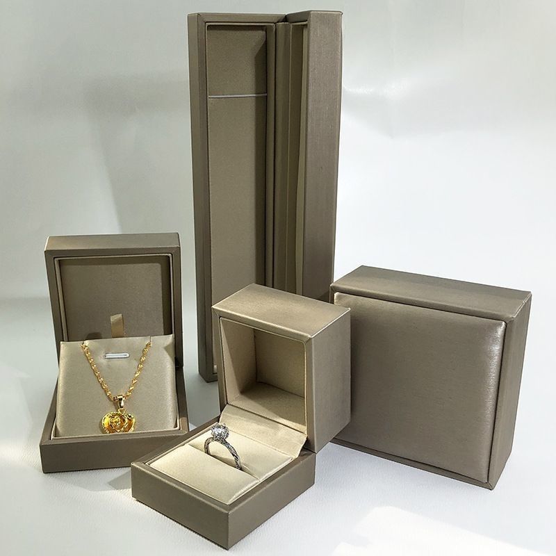 Ivory Board PU Lederen Gift Display Dozen Eco Friendly Voor Ring Sieraden Horloge Portemonnee