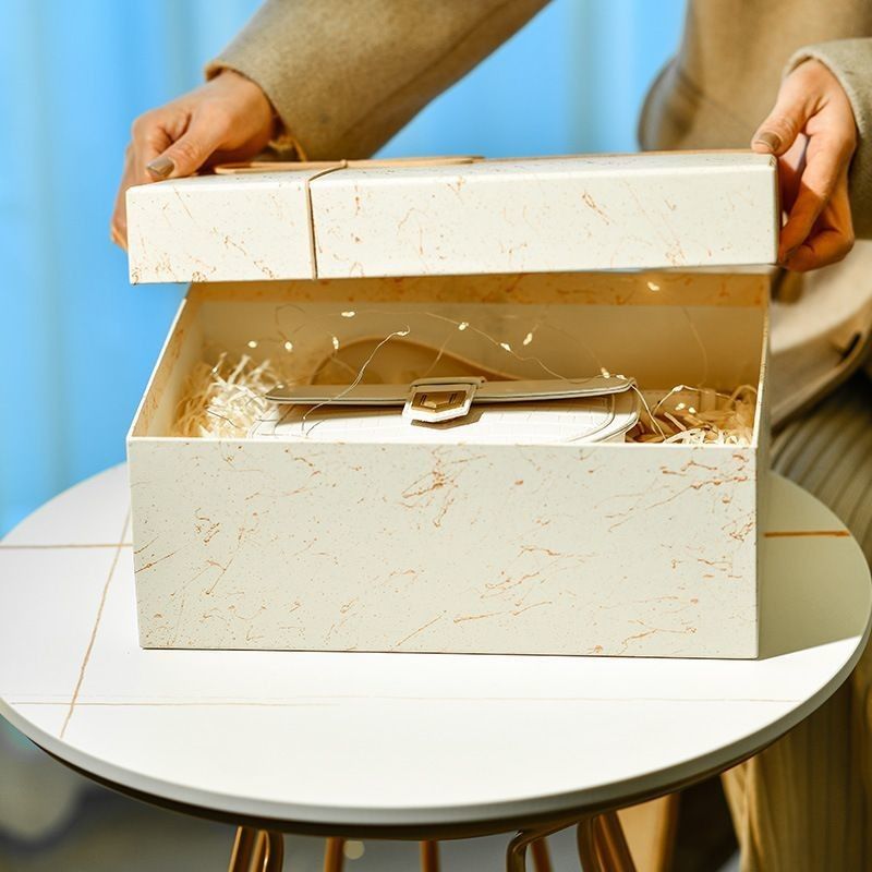 Tweezijdig drukken Rigid Cardboard Paper Packaging Carton Box voor luxe kleding en schoenen