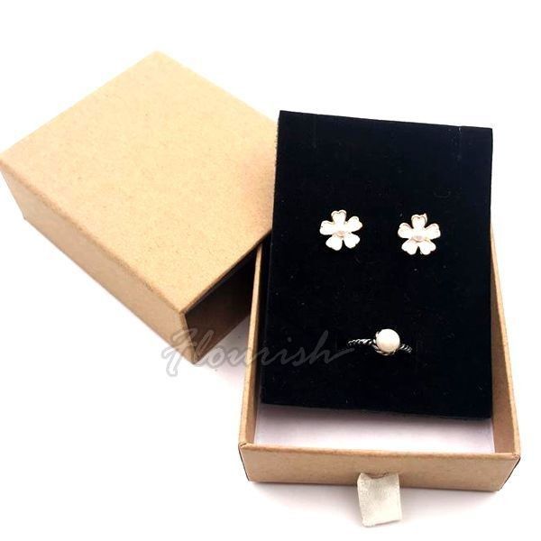 Midden Kraft Papier Juwelen Dozen Karton / Karton Geschenkdoos Meerdere Kleur En Grootte