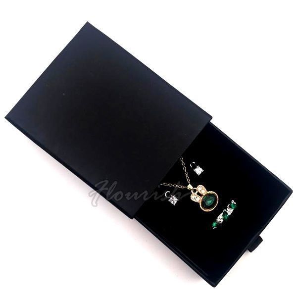 Midden Kraft Papier Juwelen Dozen Karton / Karton Geschenkdoos Meerdere Kleur En Grootte