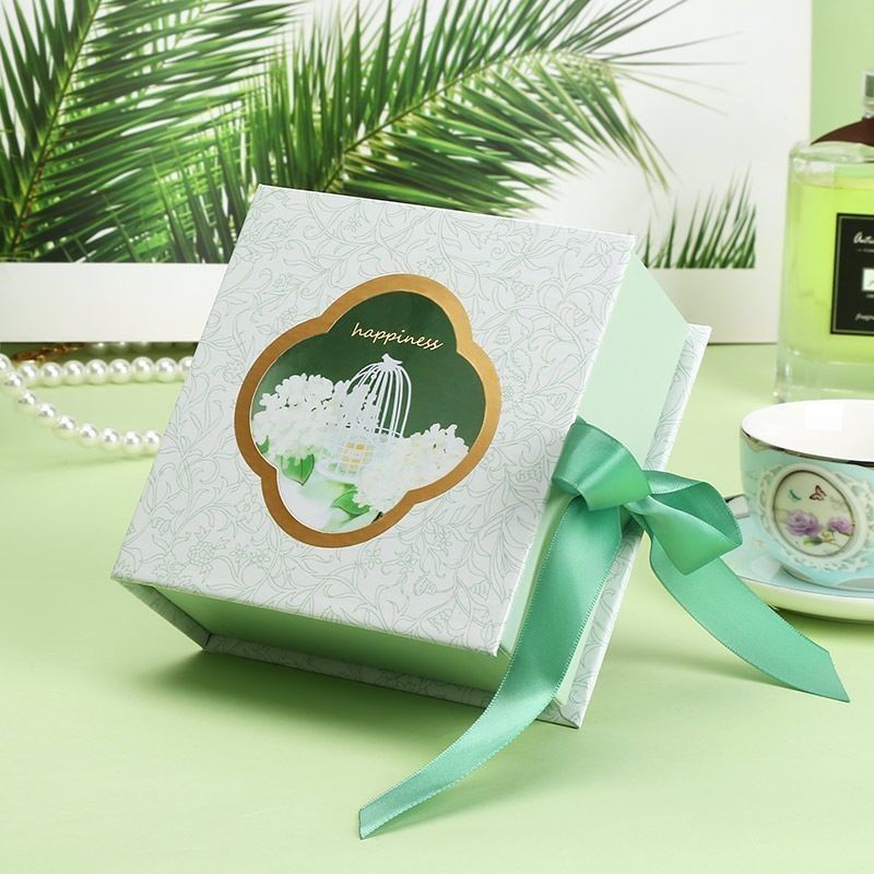 Boek Type Magnetische Clousre Papier Verpakking Geschenkdoos Met Ribbon Custom Logo Gedrukt