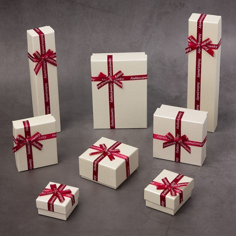 Op maat gemaakte kartonnen papieren verpakkingen cadeaubon juwelendoos met schuiminvoeging en 100% gerecycled papier
